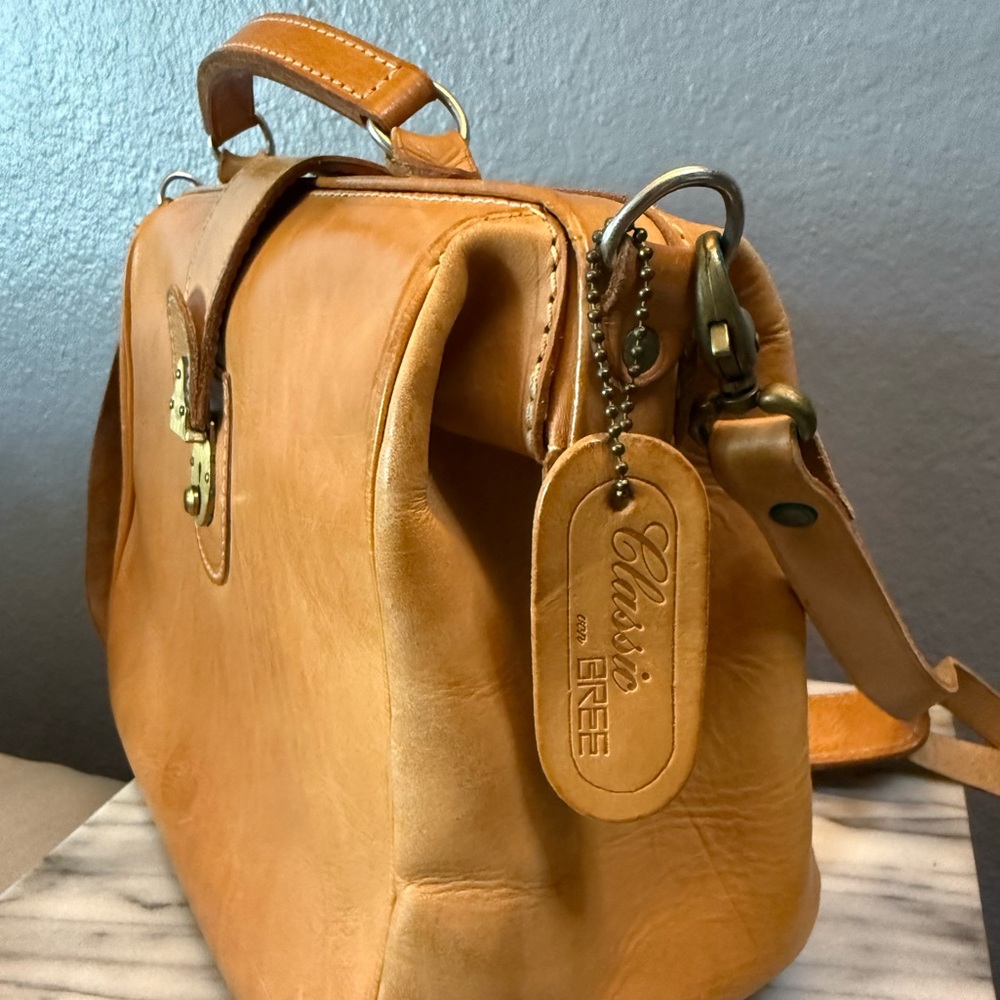 Vintage Bree Classic Leather Handbag